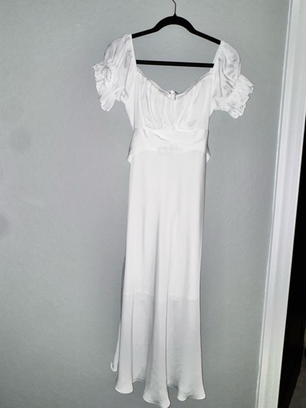 White Puff-Sleeve Maxi Dress